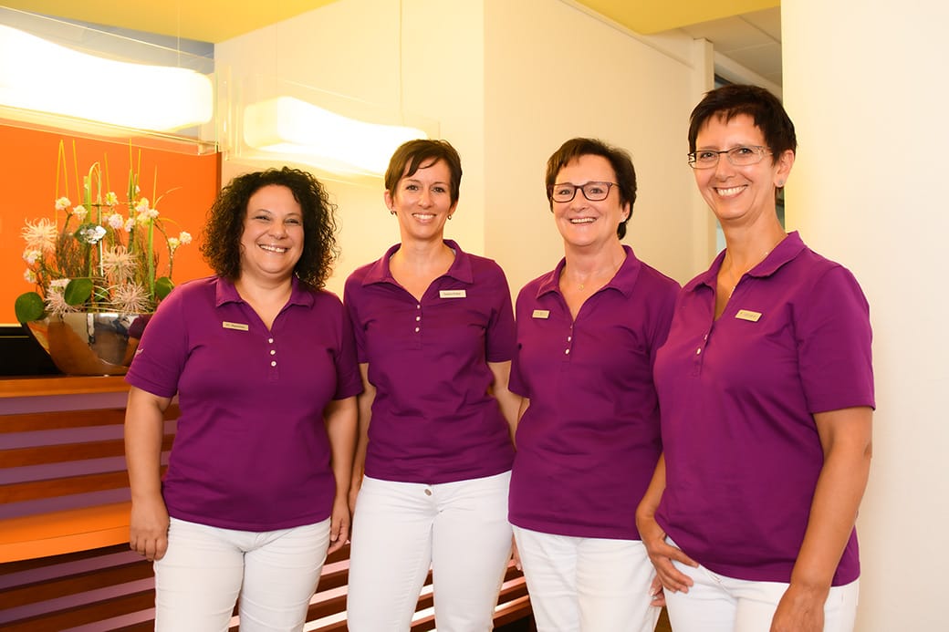 Foto des gesamten Praxisteams